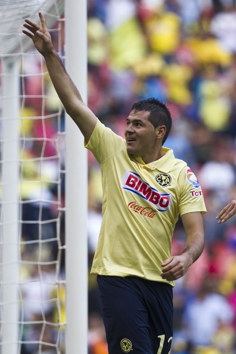 Pablo Aguilar celebra tras anotar el gol con el que Am&eacute;rica venci&oacute; 2-1 a Tijuana en la liga mexicana de f&uacute;tbol el s&aacute;bado 26 de julio de 2014. (AP Foto/Christian Palma)