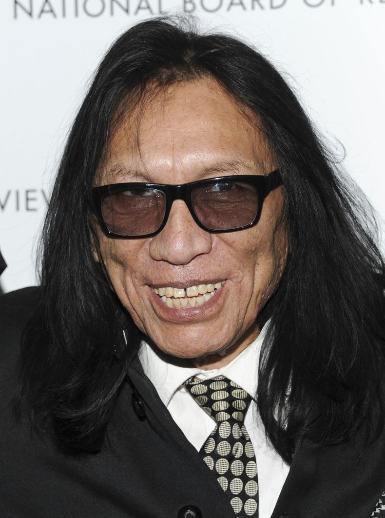 ARCHIVO- El músico Sixto Rodriguez en la gala de los premios de National Board of Review en Cipriani 42nd St. el 8 de enero de 2013, en Nueva York. Rodriguez, quien fue retratado en el documental galardonado con el Oscar “Searching for Sugarman”, murió, informó el sito web Sugarman.org el martes 8 de agosto de 2023 y confirmó su nieta. Tenía 81 años. (Foto Evan Agostini/Invision/AP, archivo)