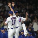 Patrick Wisdom y el dominicano Christopher Morel festejan el triunfo sobre los Cardenales de San Luis, el miércoles 10 de mayo de 2023 (AP Foto/Charles Rex Arbogast)