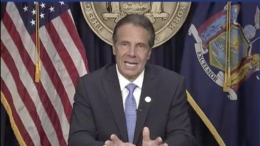 Renuncia gobernador de NY tras denuncias de acoso sexual