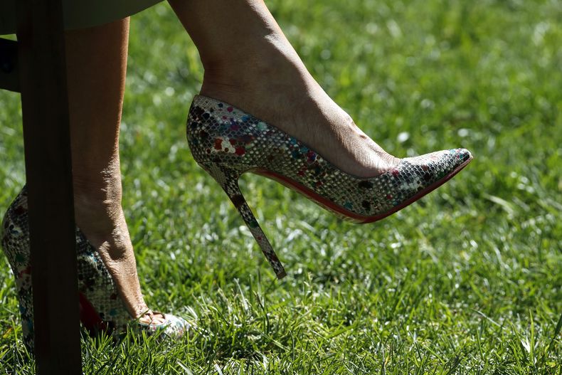 EUR-ECO EUROPA-AMAZON LOUBOUTIN