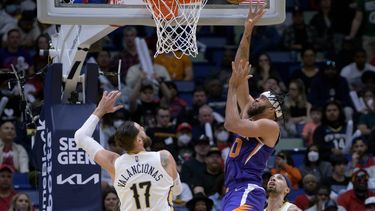 Con 27 puntos de Booker, Suns derrotan a Pelicans