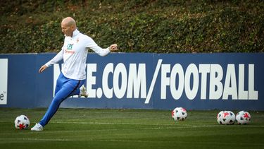 El técnico de Francia Zinedine Zidane durante un entrenamiento de la selección con miras a la Liga de Naciones, el lunes 21 de septiembre de 2026, en Clairefontaine. (AP Foto/Thomas Padilla