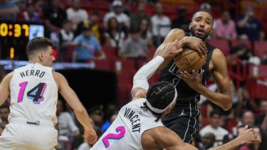nets humillan al heat y recuperan 6ta plaza en el este