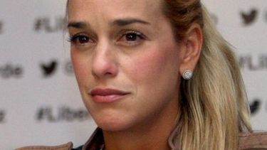 regimen de maduro le decomisa a lilian tintori  13 mil dolares