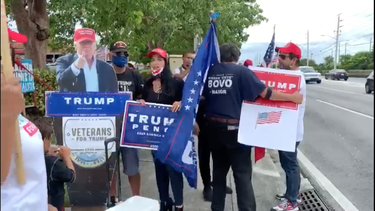 kamala harris visita miami en busca del voto hispano y la reciben con una protesta a favor del presidente trump