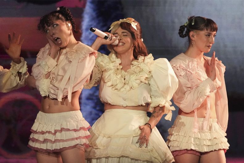Melanie Martinez durante su concierto en el Corona Capital en la Ciudad de México el sábado 16 de noviembre de 2024. (Foto AP/Eduardo Verdugo)
