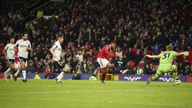 United, Newcastle avanzan a semifinales de la Copa de Liga