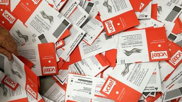 Centros de votación empiezan a cerrar en este de EEUU