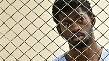 Lil Nas X, cuyo nombre verdadero es Montero Lamar Hill, es procesado ante el tribunal por cuatro cargos de delitos graves, incluidos tres cargos de agresión con lesiones a un oficial de policía, el lunes 25 de agosto de 2025, en Los Ángeles. (Frederic J Brown/Pool Photo via AP)