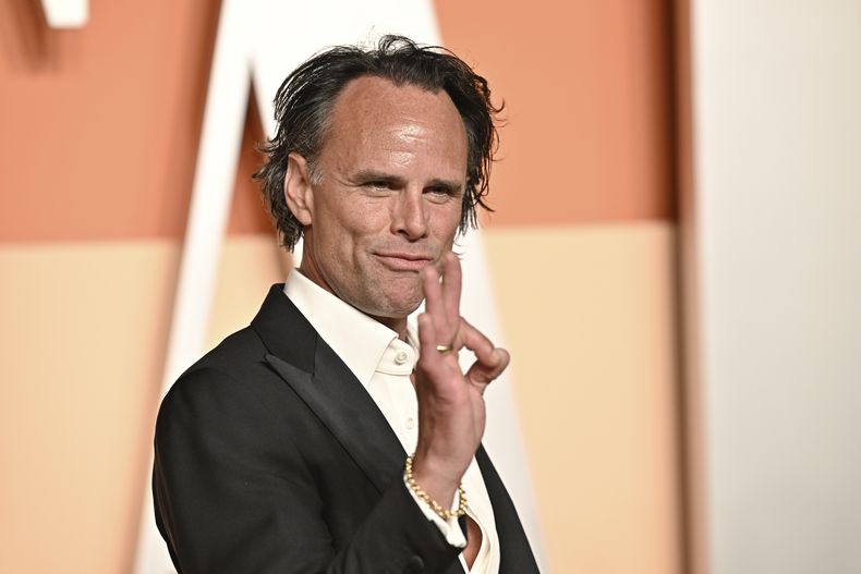 Walton Goggins llega a la fiesta de los Oscar de Vanity Fair el domingo 2 de marzo de 2025, en el Centro Wallis Annenberg para las Artes Escénicas en Beverly Hills, California. (Foto Evan Agostini/Invision/AP)