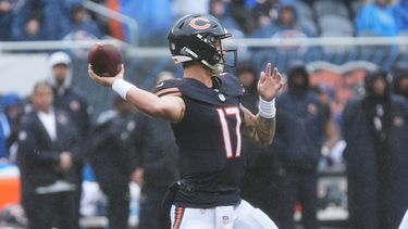 El quarterback de los Bears de Chicago Tyson Bagent busca lanzar el balón en el encuentro de la NFL ante los Vikings de Minnesota el domingo 20 de septiembre del 2026. (AP Foto/David Banks)