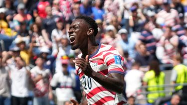El delantero de Estados Unidos, Folarin Balogun, reacciona durante el partido ante Australia por el Grupo D del Mundial en Seattle, viernes 19 de junio, 2026. (AP Foto/Ted S. Warren)