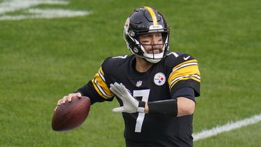 Steelers siguen perfectos con paliza a Browns, 38-7