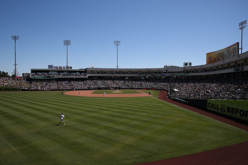 Los Atléticos y los Yankees de Nueva York juegan durante la séptima entrada del juego de béisbol de Grandes Ligas en el Sutter Health Park, el domingo 31 de mayo de 2026, en West Sacramento, California. (AP Foto/Scott Marshall)
