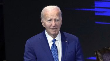 ARCHIVO – El presidente Joe Biden asiste a un servicio religioso el 7 de julio de 2024, en Philadelphia. (AP Foto/Manuel Balce Ceneta, Archivo)