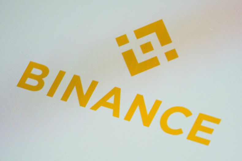 El logo de Binance en la pantalla de un smartphone, el 28 de febrero de 2023, en Marple Township, Pensilvania. (AP Foto/Matt Slocum, Archivo)