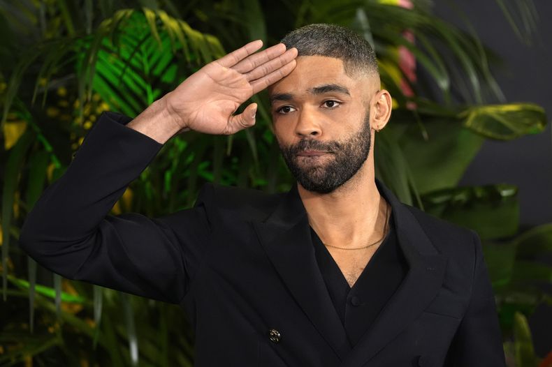 Kingsley Ben-Adir protagonista de Bob Marley: One Love posa en el estreno de la película Bob Marley: One Love el martes 6 de febrero de 2024, en Los Ángeles. (Foto AP/Chris Pizzello)