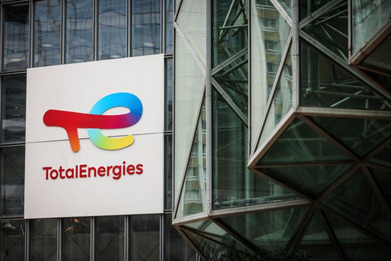 La sede de la compañía francesa TotalEnergies, en el distrito La Defense, en las afueras de París, el 21 de marzo del 2025. (AP foto/Thomas Padilla)