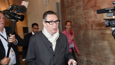 Sentencian a hombre al centro de escándalo del Nobel