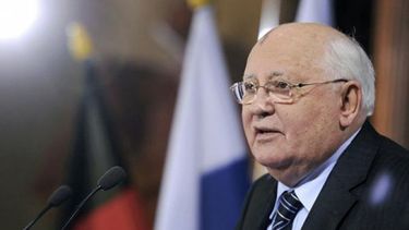 americateve | El último dirigente de la Unión Soviética hizo declaraciones fuertes en un acto organizado para recordar los 25 de la caída del Muro de Berlín. "Quieren empezar una nueva carrera armamentística", afirmó.