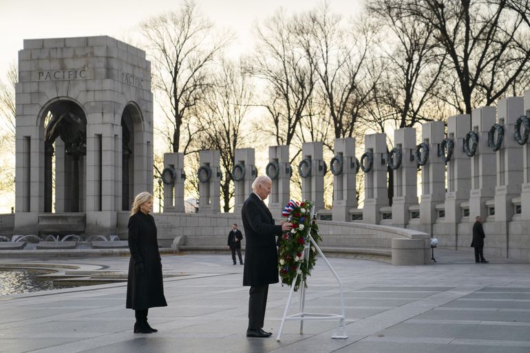 Biden conmemora aniversario de ataque a Pearl Harbor