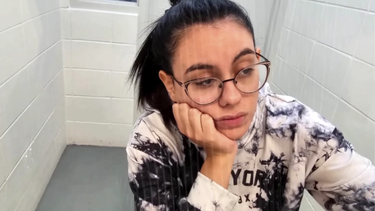 joven cubana llega a eeuu con parole humanitario falso tramitado por una abogada de florida. ahora enfrenta deportacion