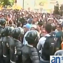 Periodistas se unen a estudiantes en reclamo contra gobierno