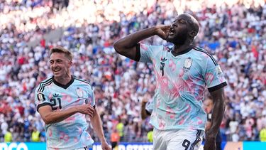 Romelu Lukaku, de Bélgica, festeja luego de anotar el cuarto gol de su selección ante Estados Unidos en los octavos de final de la Copa del Mundo, el lunes 6 de julio de 2026 (AP Foto/Lindsey Wasson)