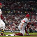Cardenales se sacuden mala racha al vencer 2-0 a Rojos