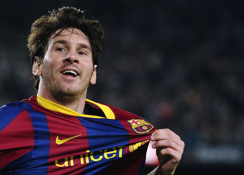 En esta foto dle 9 de abril de 2011, el argentino Lionel Messi, del Barcelona, celebra luego de anotar en un partido de liga contra el Almer&iacute;a. Messi respondi&oacute; a un vicepresidente del club catalan, quien consider&oacute; que el astro no se m