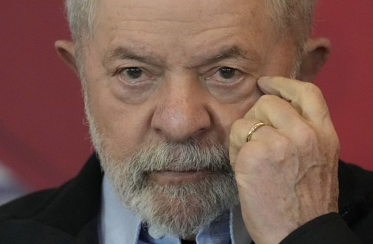 Brasil: Lula lanza campaña ambientalista y centrista
