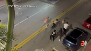 pelea tumultuaria en miami beach queda captada en camara