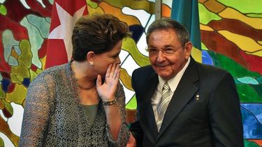 americateve | Una gigantesca operación investiga el pago de sobornos de las principales empresas constructoras de Brasil a partidos políticos y legisladores a cambio de contratos con Petrobras.