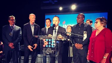 fundacion inspira america conmemora el aniversario de la republica de cuba, con la presencia del gobernador rick scott