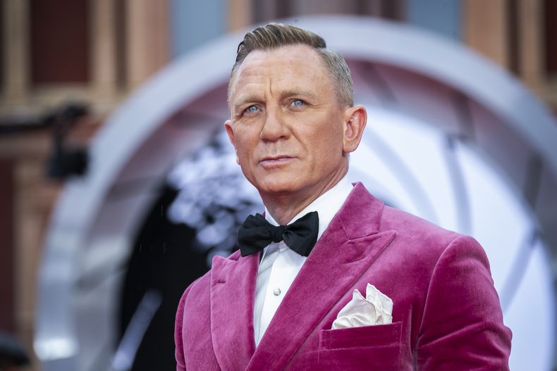 ARCHIVO - Daniel Craig aparece en el estreno mundial de Sin tiempo para morir en Londres el 28 de septiembre de 2021. (FotoJoel C Ryan/Invision/AP, archivo)
