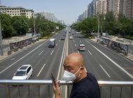 shanghai reabrira el metro en alivio de medidas contra covid