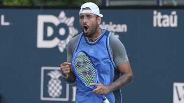 Nick Kyrgios, de Australia, reacciona durante un partido de tenis frente a Mackenzie McDonald en el torneo Abierto de Miami el miércoles 19 de marzo de 2025, en Miami Gardens, Florida. (AP Foto/Lynne Sladky)