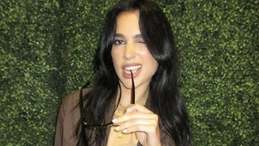 dua lipa se mostro con el brasier mas chiquito del planeta: ¿nueva tendencia?