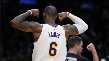 Lakers superan la ausencia de Davis para ganar a los Wizards