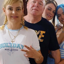 Inicio Gente Cine y Tv Música Variedades Tendencias ¡El amor está en el aire! Los papás de Karol G demuestran cuánto se aman