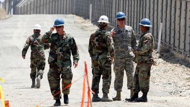 Trump ordena despliegue de tropas en frontera con México