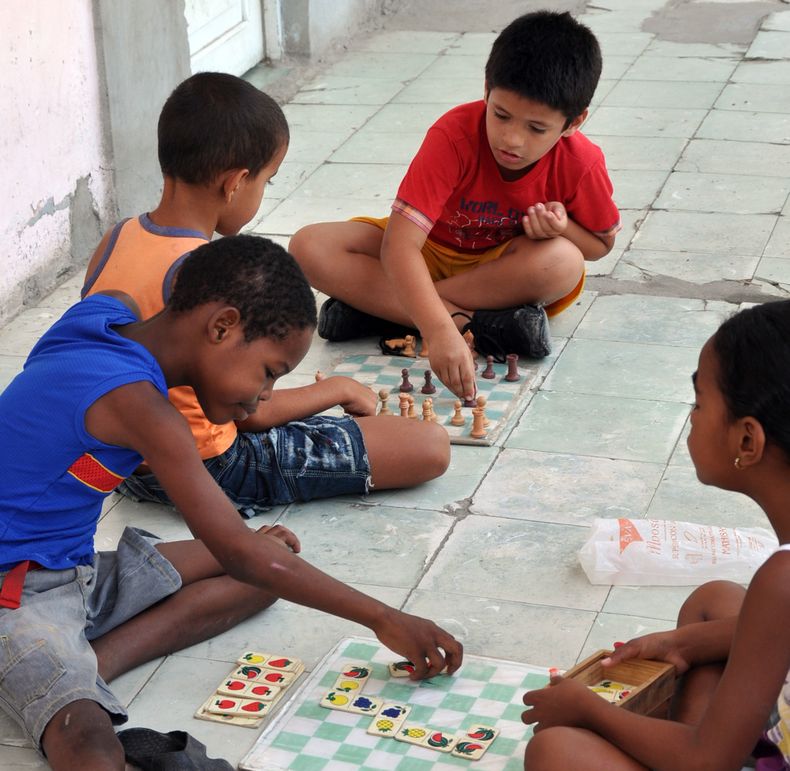 juguetes cuba niños.jpg