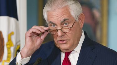 Secretario de Estado Tillerson niega que pensó renunciar