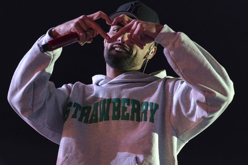 El cantante puertorriqueño Jay Wheeler durante su concierto en el Coca-Cola Flow Fest en la Ciudad de México el domingo 24 de noviembre de 2024. (Foto AP/Félix Márquez)