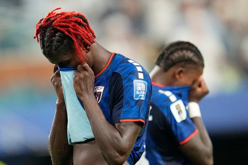 Gilson Benchimol (9) de Cabo Verde se lamenta la derrota ante Argentina por los dieciseisavos de final del Mundial, el viernes 3 de julio de 2026, en Miami Gardens, Florida. (AP Foto/George Walker IV)