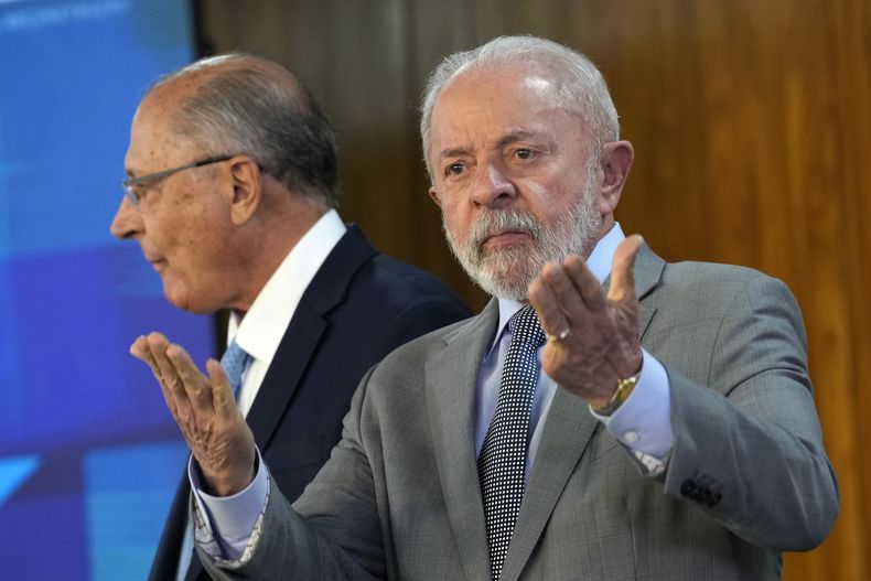 El presidente brasileño Luiz Inácio Lula da Silva en el Palacio Presidencial de Planalto en Brasilia el 14 de julio del 2025. (AP foto/Eraldo Peres)