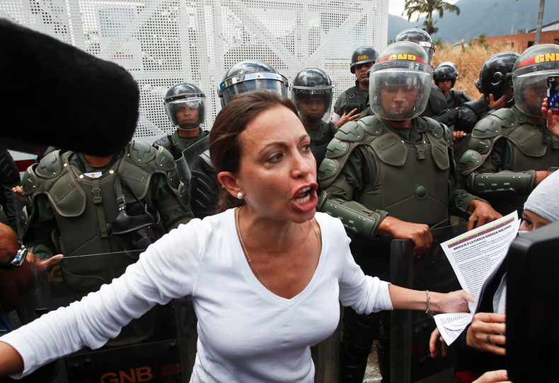 Afirma que los venezolanos lucharán hasta vencer y a los hermanos Fidel y Raúl Castro nos les alcanzarán las cárceles en el país sudamericano.
