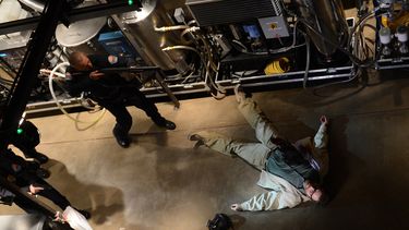 americateve | La imagen proporcionada por AMC Byan Cranston como Walter White en la &uacute;ltima escena de &ldquo;Breaiking Bad&rdquo;. La popular serie sobre un maestro de qu&iacute;mica convertido en narcotraficante termin&oacute; el domingo 29 de septiembre. (Foto