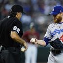 Dodgers vencen 3-1 a Diamondbacks y barren 4-0 en la serie